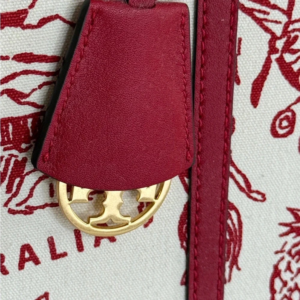 NWT Tory Burch Illustrated Tote in Red Cream highlighting international cities - Picture 2 of 13